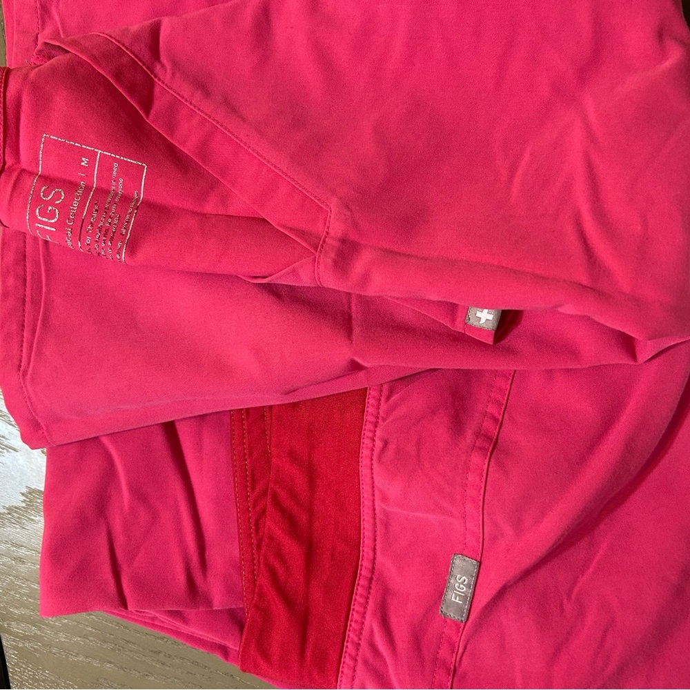 Figs Hot Pink Scrub Top& Pants/ size medium. Lightly used but in great condition